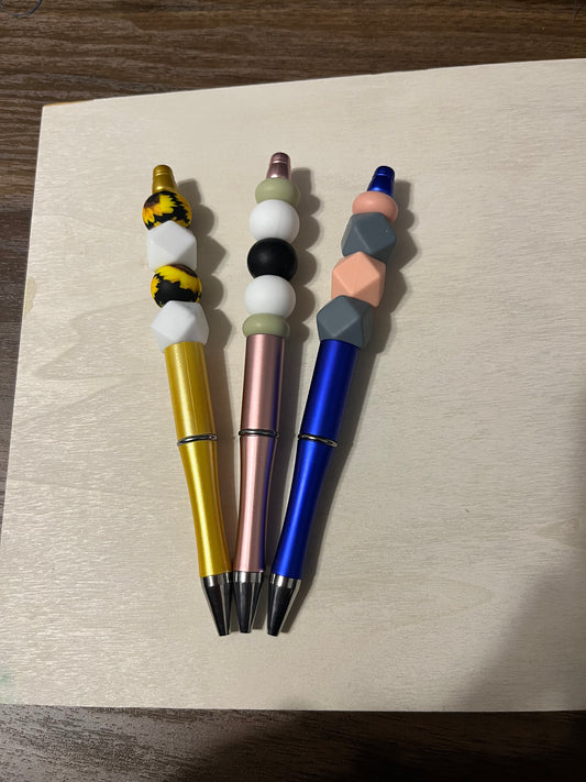 Pens (no focal)