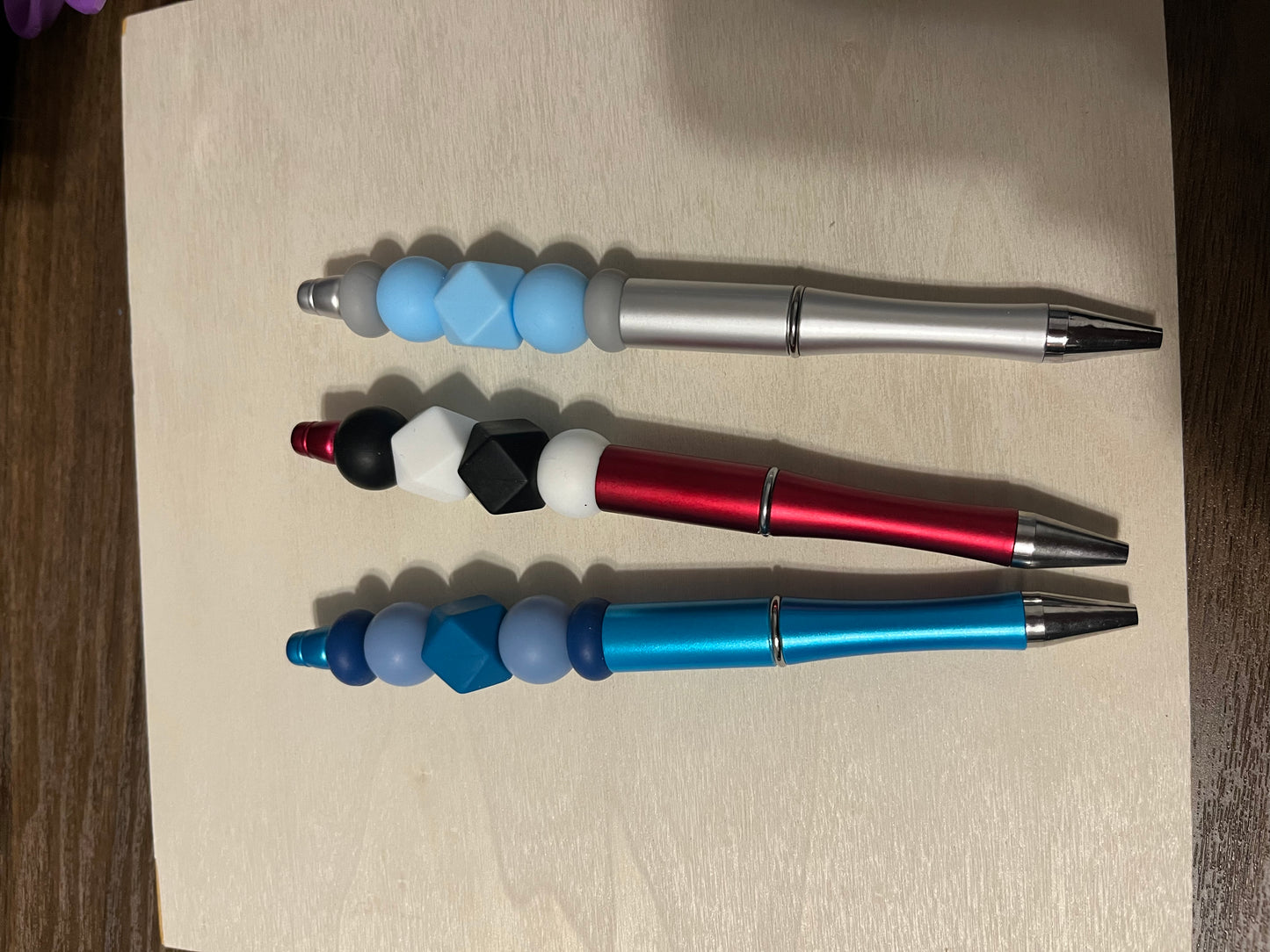 Pens (no focal)